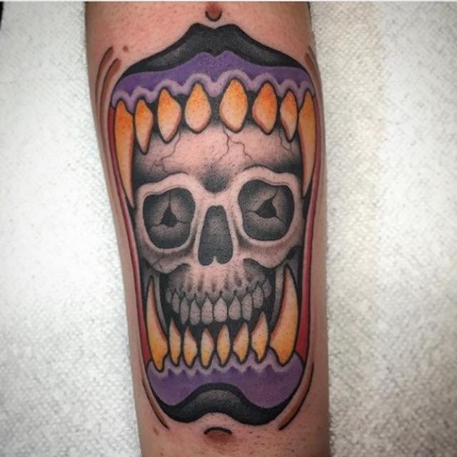olio teeth tattoo by kevin from blue flame tattoo olio teeth tattoo by kevin from blue flame tattoo