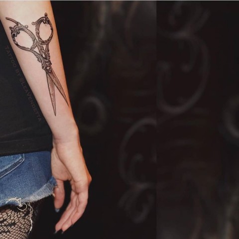 Olio Shears Tattoo By Lea From Hart And Huntington Tattoo Las