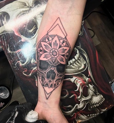 olio geometric tattoo by mike from love blood ink 20171028 olio geometric tattoo by mike from love blood ink 20171028